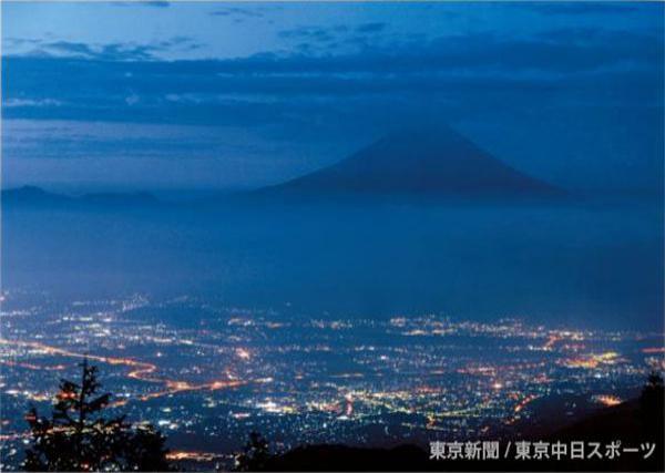 Z-003　「甘利山」から見た富士山（山梨県 韮崎市）