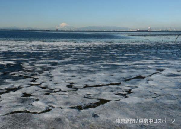 Z-057　凍った東京湾 （千葉県木更津市）