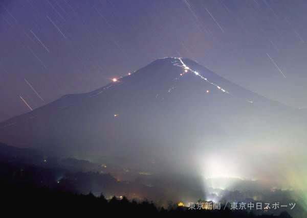 Z-144　夜を彩る夏富士（山梨県山中湖）